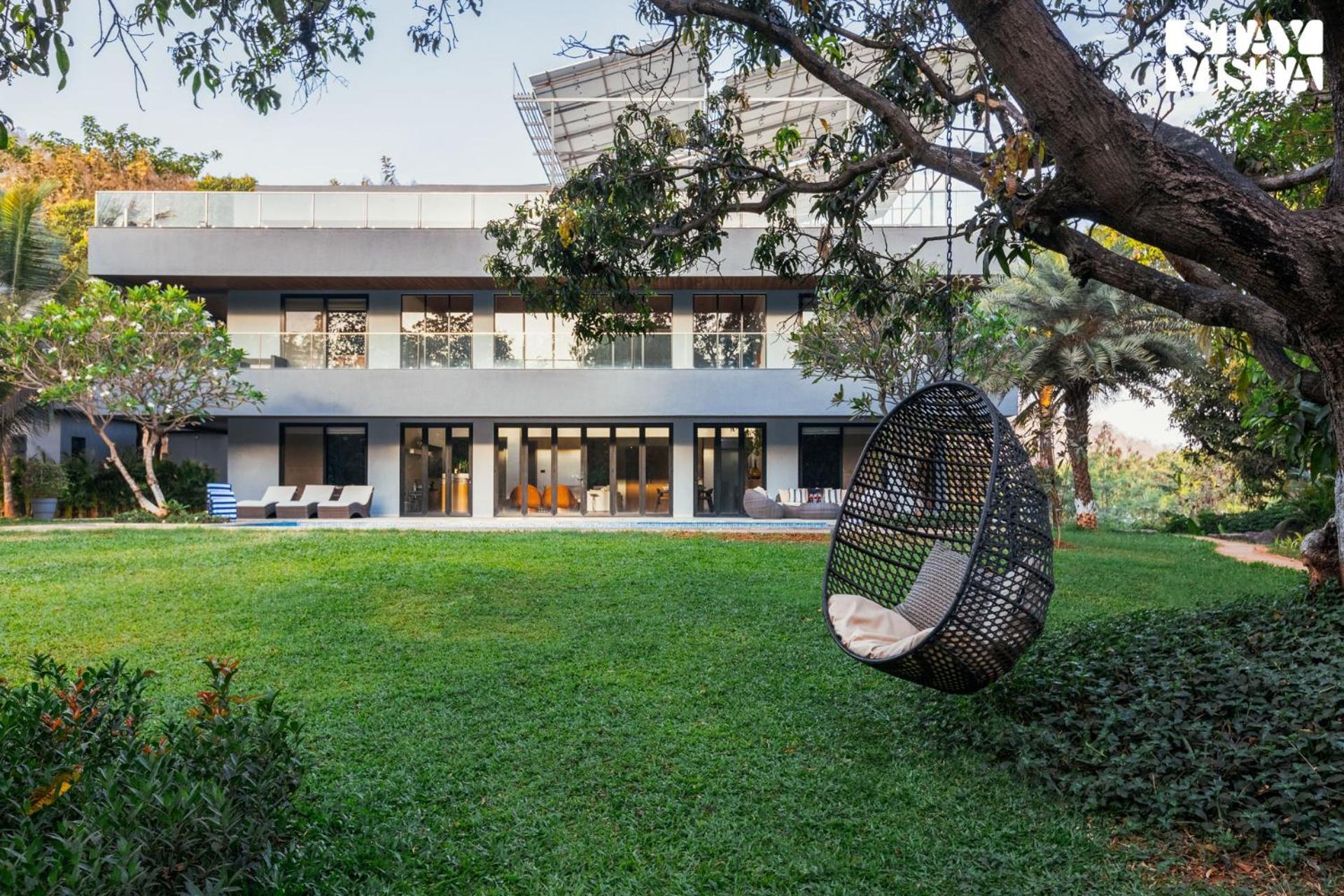 Reflection House By Stayvista With Pool, Terrace Bar, Indoor Games & Exquisite Interiors In A Nutshell Alībāg Zewnętrze zdjęcie