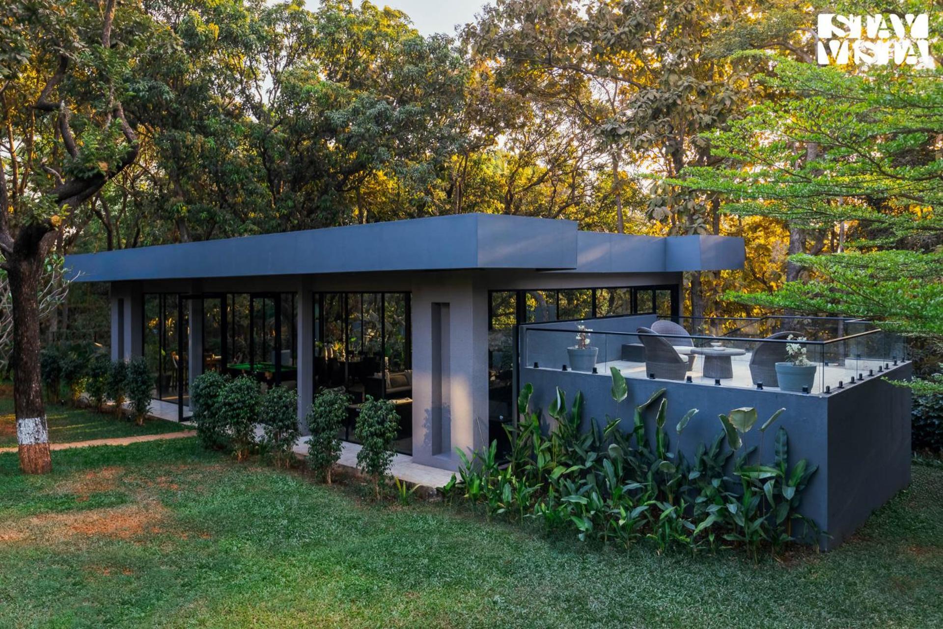 Reflection House By Stayvista With Pool, Terrace Bar, Indoor Games & Exquisite Interiors In A Nutshell Alībāg Zewnętrze zdjęcie