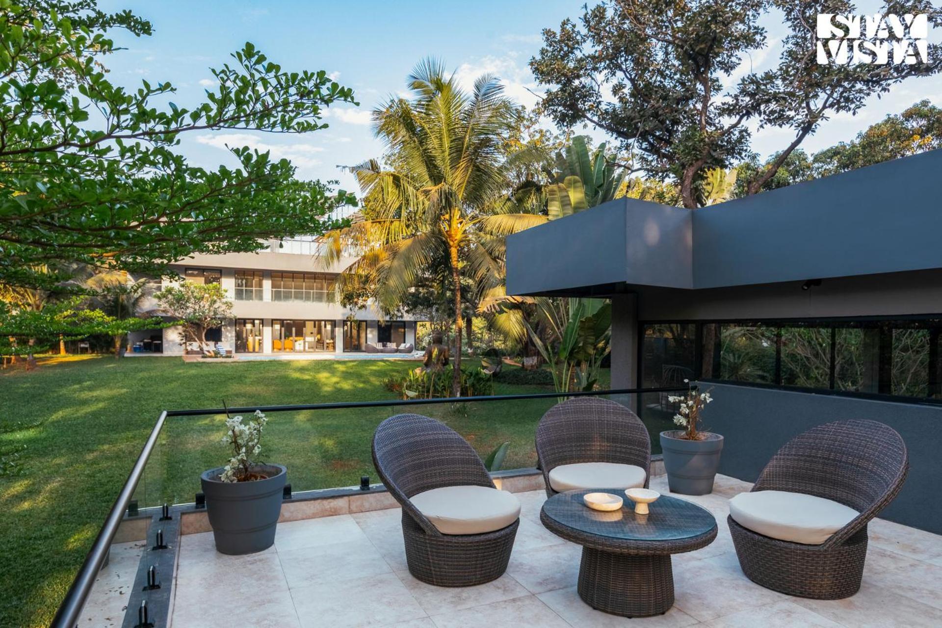 Reflection House By Stayvista With Pool, Terrace Bar, Indoor Games & Exquisite Interiors In A Nutshell Alībāg Zewnętrze zdjęcie